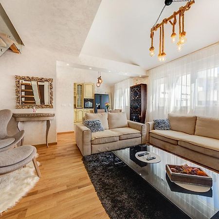 Kings Apartments พอดโกริกา ภายนอก รูปภาพ
