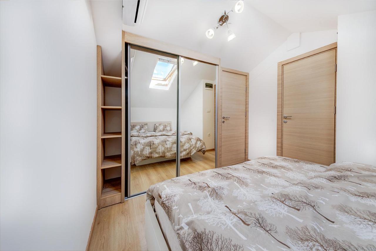 Kings Apartments พอดโกริกา ภายนอก รูปภาพ