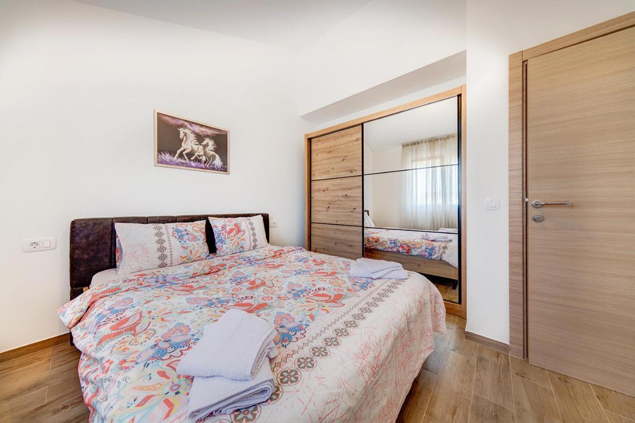 Kings Apartments พอดโกริกา ภายนอก รูปภาพ